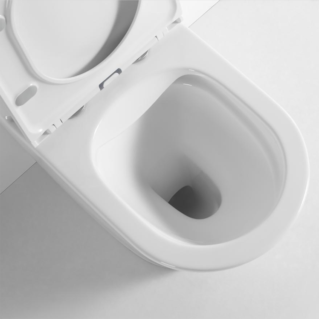 Lora Rimless Toilet Suite